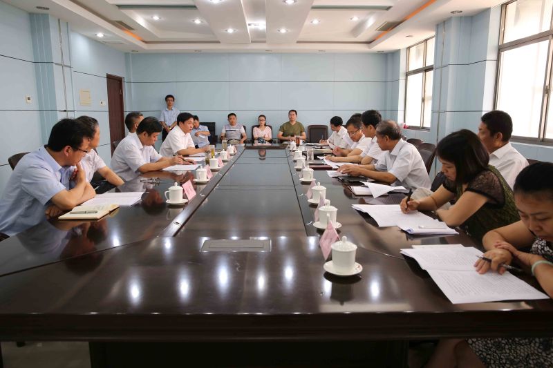 市人大常委会副主任宋振华一行来我院调研指...